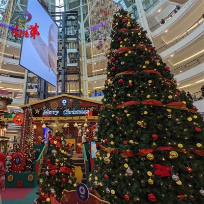 Óriás torony karácsonyfák